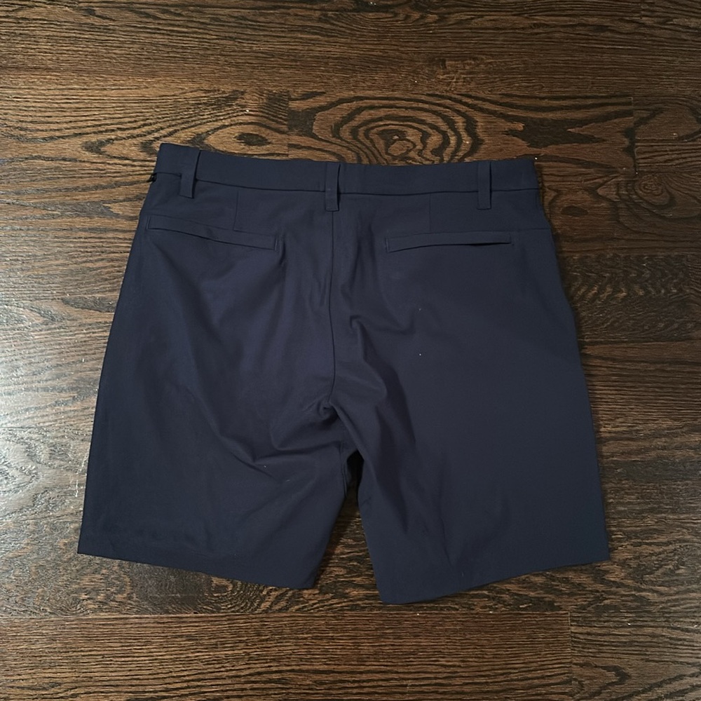 Lululemon ABC Golf Shorts - Picture 2 of 3